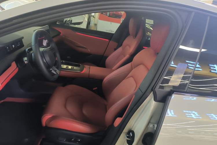 Used Xiaomi Auto SU7 2024 Rear-Drive Long-Range Intelligent Driving Version Left Front Seat