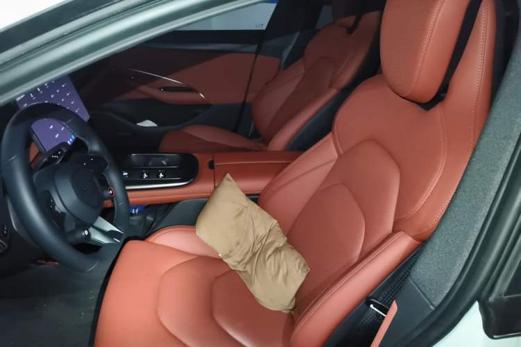 Used Xiaomi Auto SU7 2024 Rear-Drive Ultra-Long Range Advanced Pro-Level Intelligent Driving Version Left Front Seat