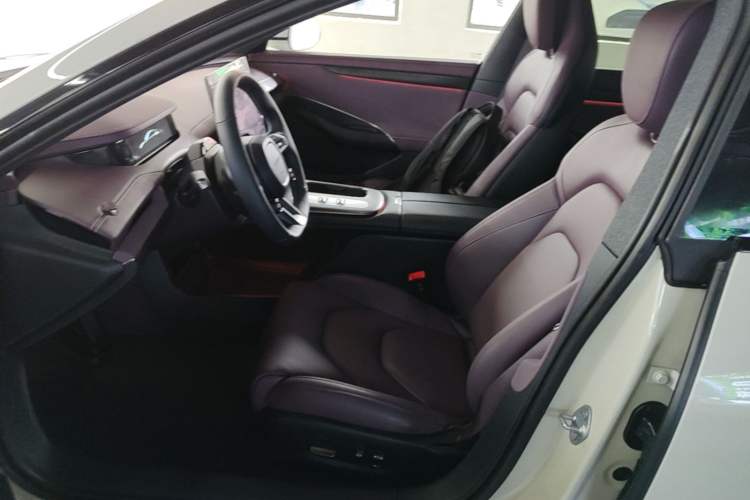 Used Xiaomi Auto SU7 2024 Rear-Drive Long-Range Intelligent Driving Version Left Front Seat