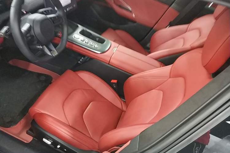 Used Xiaomi Auto SU7 2024 Four-Wheel Drive Ultra-Long Range Advanced Intelligent Driving Max Edition Left Front Seat