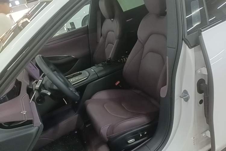 Used Xiaomi Auto SU7 2024 Rear-Drive Long-Range Intelligent Driving Version Left Front Seat