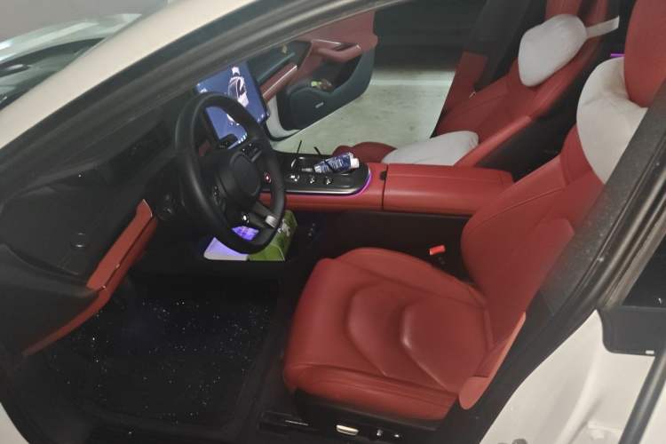 Used Xiaomi Auto SU7 2024 Rear-Drive Long-Range Intelligent Driving Version Left Front Seat