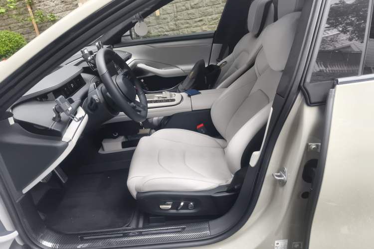 Used Xiaomi Auto SU7 2024 Four-Wheel Drive Ultra-Long Range Advanced Intelligent Driving Max Edition Left Front Seat