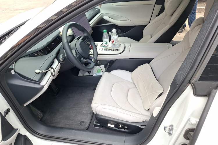 Used Xiaomi Auto SU7 2024 Rear-Drive Ultra-Long Range Advanced Pro-Level Intelligent Driving Version Left Front Seat
