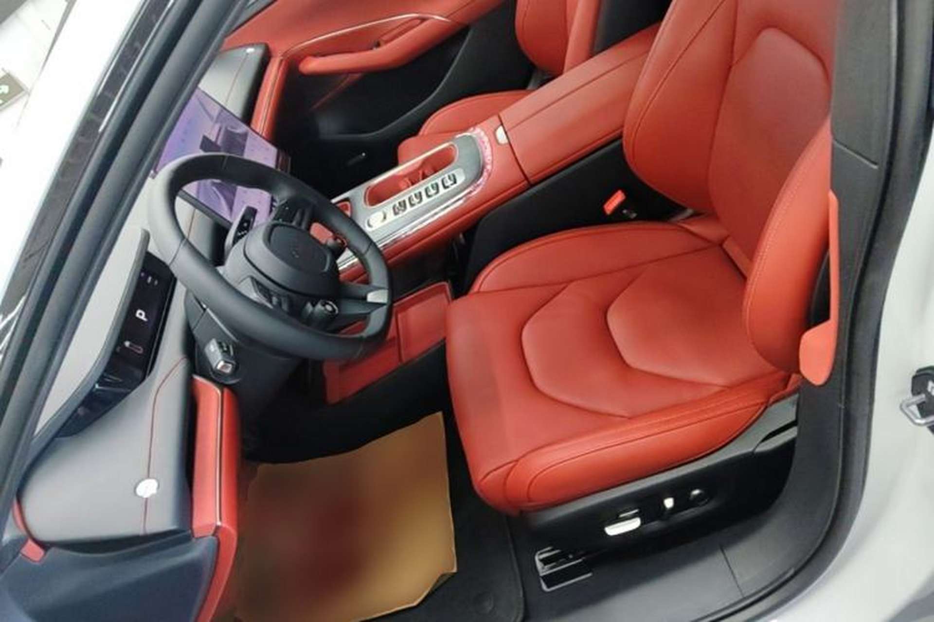 Used Xiaomi Auto SU7 2024 Four-Wheel Drive Ultra-Long Range Advanced Intelligent Driving Max Edition Left Front Seat