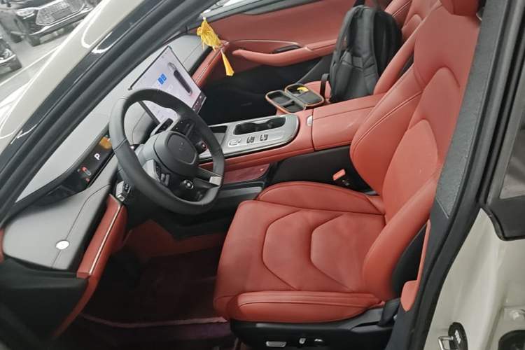 Used Xiaomi Auto SU7 2024 Rear-Drive Long-Range Intelligent Driving Version Left Front Seat
