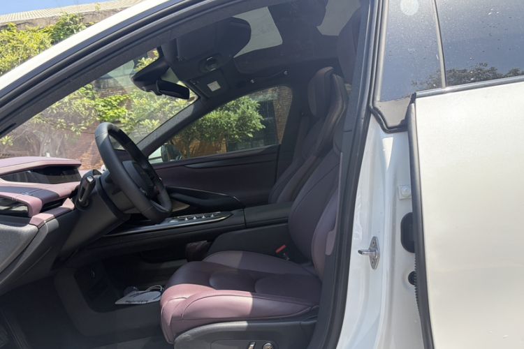 Used Xiaomi Auto SU7 2024 Rear-Drive Ultra-Long Range Advanced Pro-Level Intelligent Driving Version Left Front Seat