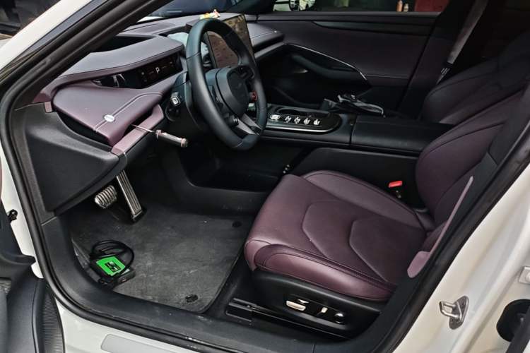 Used Xiaomi Auto SU7 2024 Four-Wheel Drive Ultra-Long Range Advanced Intelligent Driving Max Edition Left Front Seat