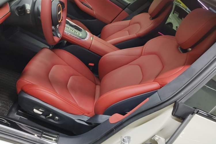 Used Xiaomi Auto SU7 2024 Four-Wheel Drive Ultra-Long Range Advanced Intelligent Driving Max Edition Left Front Seat
