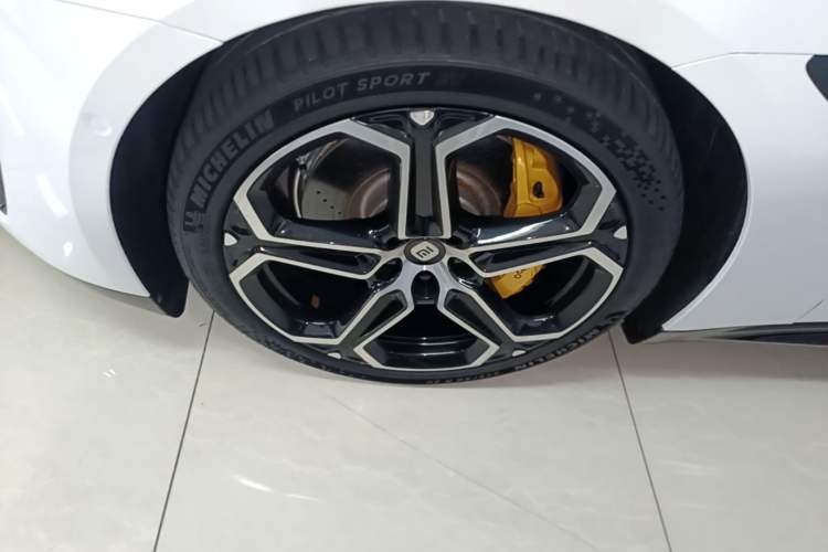 Used Xiaomi Auto SU7 2024 Four-Wheel Drive Ultra-Long Range Advanced Intelligent Driving Max Edition Left Front Wheel Hub