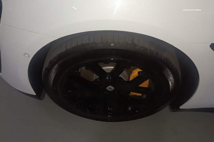Used Xiaomi Auto SU7 2024 Rear-Drive Long-Range Intelligent Driving Version Left Front Wheel Hub