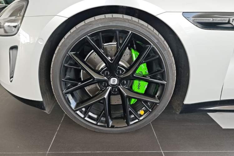 Used Xiaomi Auto SU7 2024 Four-Wheel Drive Ultra-Long Range Advanced Intelligent Driving Max Edition Left Front Wheel Hub