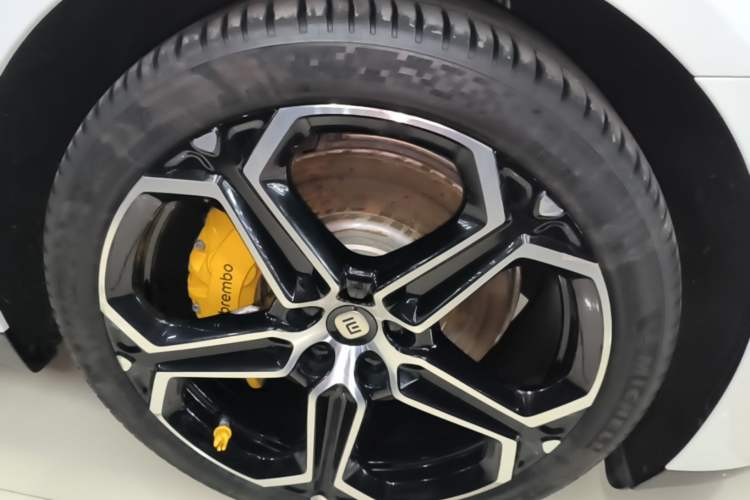Used Xiaomi Auto SU7 2024 Rear-Drive Long-Range Intelligent Driving Version Left Front Wheel Hub