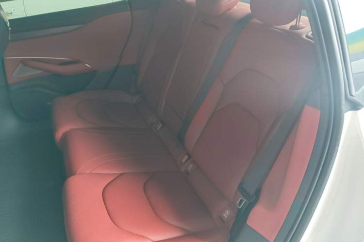 Used Xiaomi Auto SU7 2024 Rear-Drive Long-Range Intelligent Driving Version Left Rear Seat