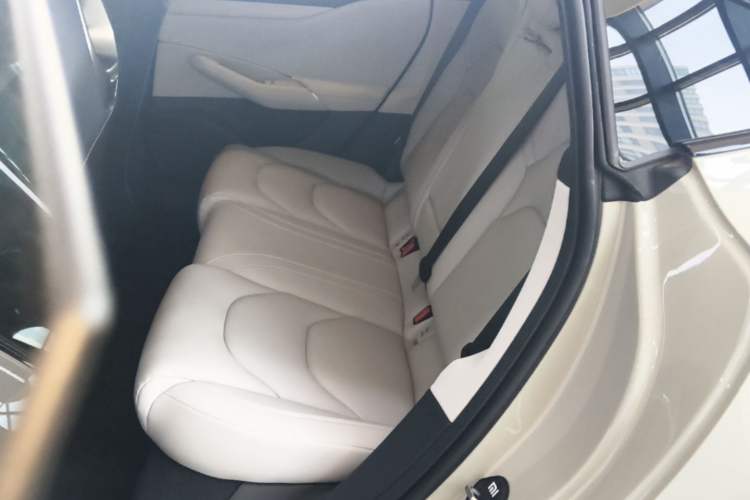 Used Xiaomi Auto SU7 2024 Rear-Drive Long-Range Intelligent Driving Version Left Rear Seat