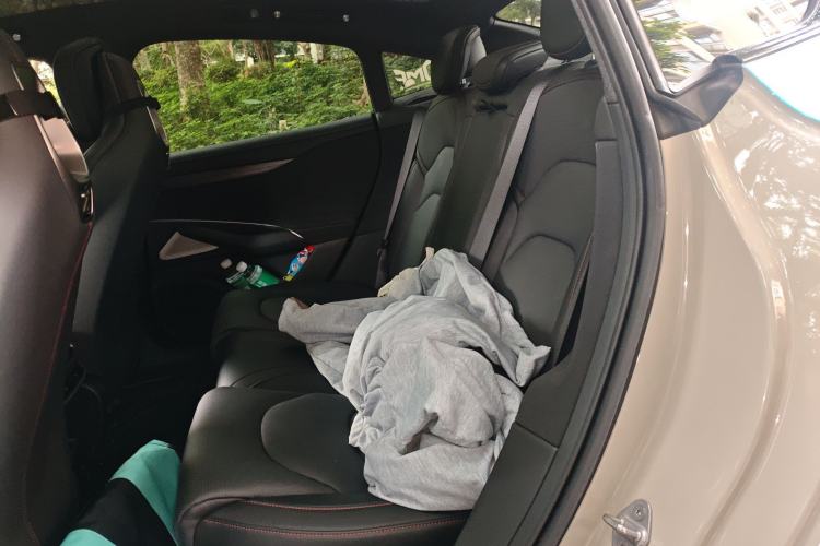 Used Xiaomi Auto SU7 2024 Rear-Drive Ultra-Long Range Advanced Pro-Level Intelligent Driving Version Left Rear Seat
