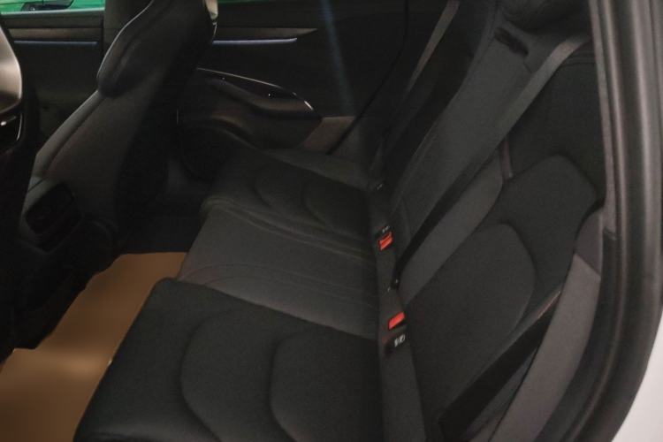 Used Xiaomi Auto SU7 2024 Rear-Drive Ultra-Long Range Advanced Pro-Level Intelligent Driving Version Left Rear Seat