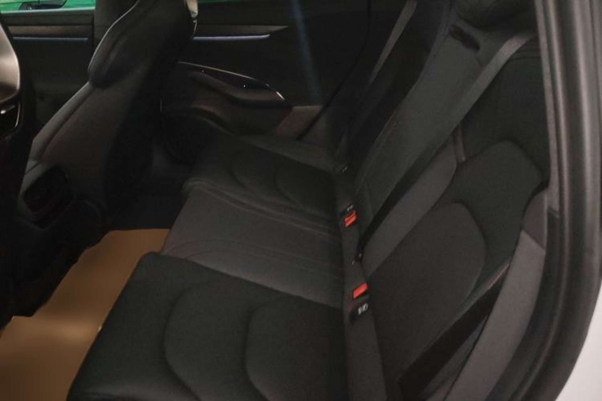 Used Xiaomi Auto SU7 2024 Rear-Drive Ultra-Long Range Advanced Pro-Level Intelligent Driving Version Left Rear Seat