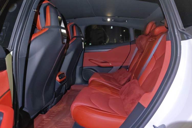 Used Xiaomi Auto SU7 2024 Rear-Drive Standard Founder Edition Left Rear Seat