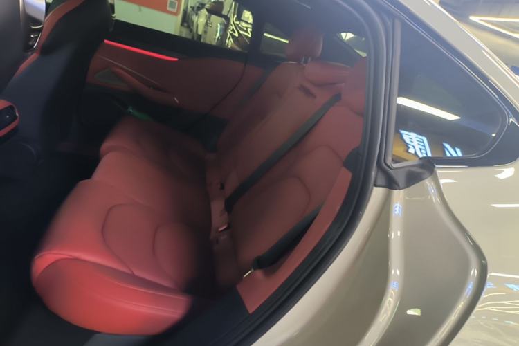 Used Xiaomi Auto SU7 2024 Rear-Drive Long-Range Intelligent Driving Version Left Rear Seat