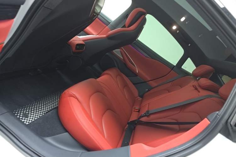 Used Xiaomi Auto SU7 2024 Rear-Drive Long-Range Intelligent Driving Version Left Rear Seat