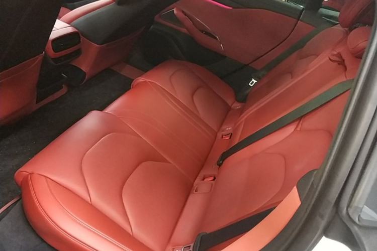 Used Xiaomi Auto SU7 2024 Four-Wheel Drive Ultra-Long Range Advanced Intelligent Driving Max Edition Left Rear Seat