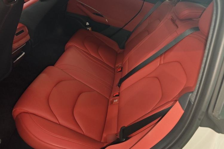 Used Xiaomi Auto SU7 2024 Rear-Drive Long-Range Intelligent Driving Version Left Rear Seat