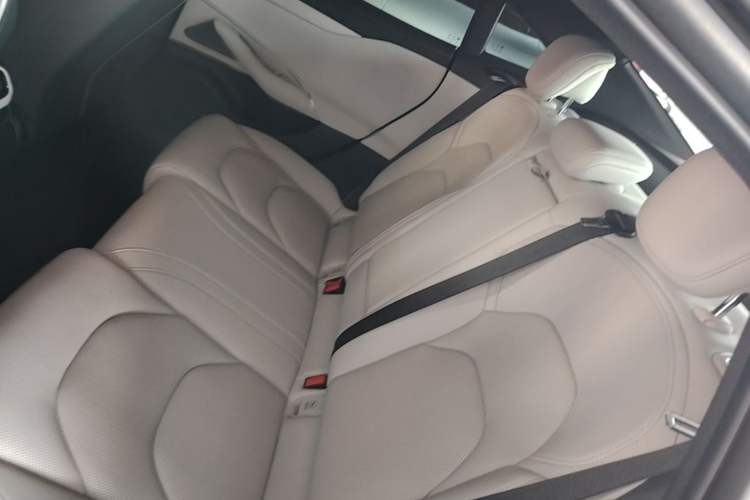 Used Xiaomi Auto SU7 2024 Four-Wheel Drive Ultra-Long Range Advanced Intelligent Driving Max Edition Left Rear Seat