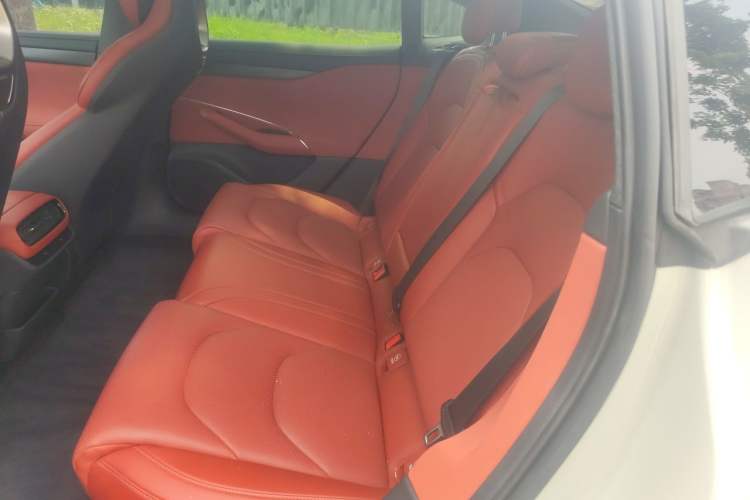 Used Xiaomi Auto SU7 2024 Rear-Drive Long-Range Intelligent Driving Version Left Rear Seat