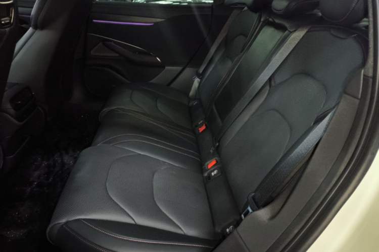 Used Xiaomi Auto SU7 2024 Rear-Drive Long-Range Intelligent Driving Version Left Rear Seat