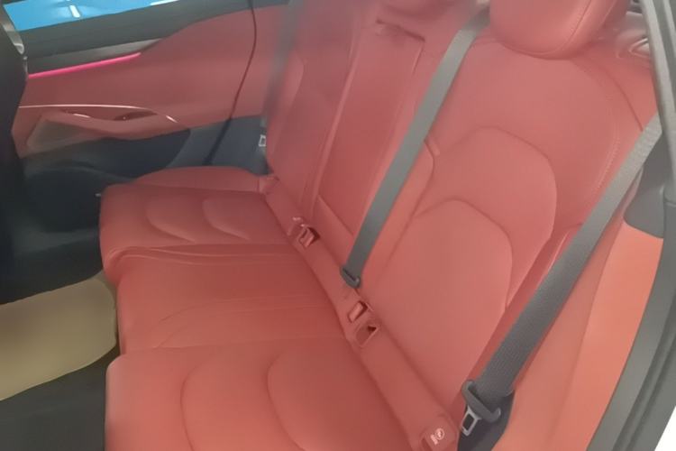 Used Xiaomi Auto SU7 2024 Rear-Drive Ultra-Long Range Advanced Pro-Level Intelligent Driving Version Left Rear Seat