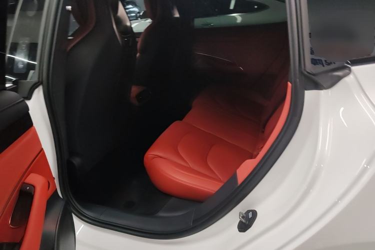 Used Xiaomi Auto SU7 2024 Four-Wheel Drive Ultra-Long Range Advanced Intelligent Driving Max Edition Left Rear Seat