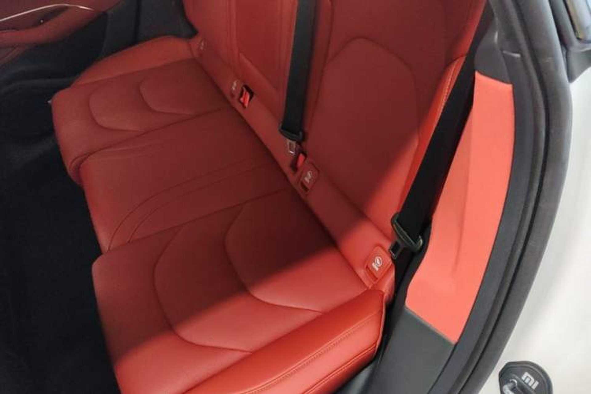 Used Xiaomi Auto SU7 2024 Four-Wheel Drive Ultra-Long Range Advanced Intelligent Driving Max Edition Left Rear Seat