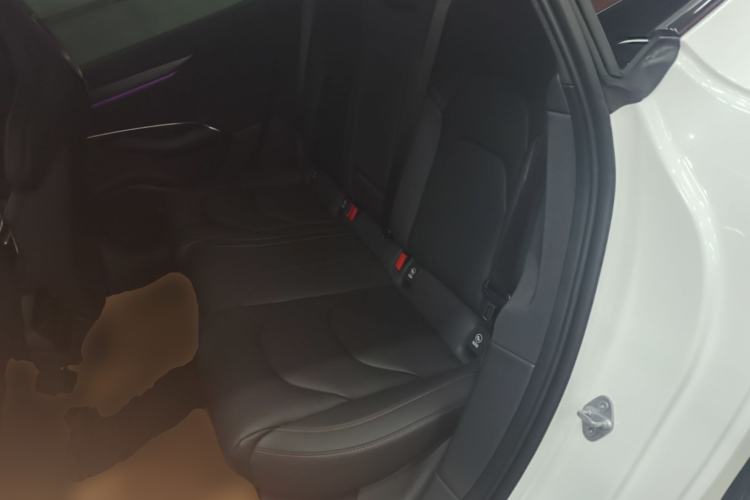 Used Xiaomi Auto SU7 2024 Rear-Drive Ultra-Long Range Advanced Pro-Level Intelligent Driving Version Left Rear Seat