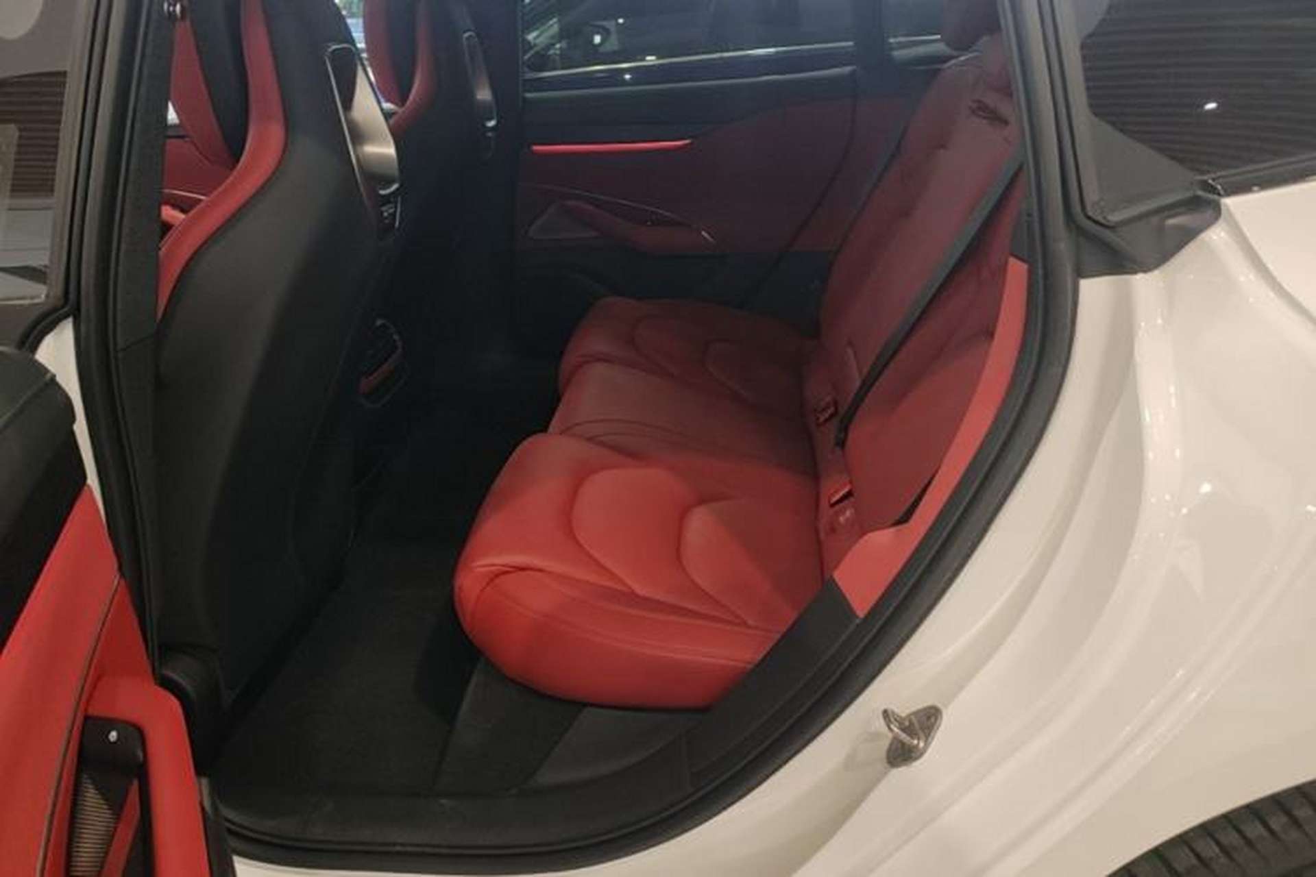 Used Xiaomi Auto SU7 2024 Rear-Drive Long-Range Intelligent Driving Version Left Rear Seat