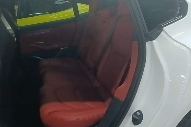Used Xiaomi Auto SU7 2024 Rear-Drive Ultra-Long Range Advanced Pro-Level Intelligent Driving Version Left Rear Seat