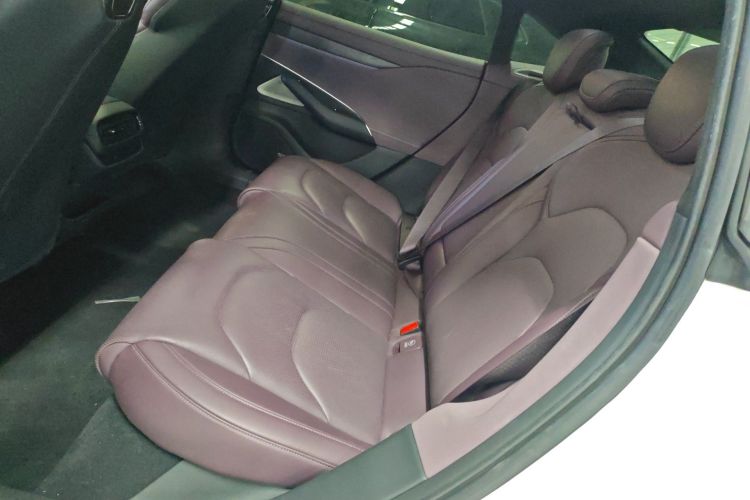 Used Xiaomi Auto SU7 2024 Four-Wheel Drive Ultra-Long Range Advanced Intelligent Driving Max Edition Left Rear Seat