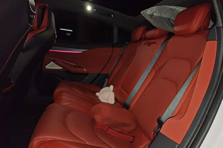 Used Xiaomi Auto SU7 2024 Rear-Drive Long-Range Intelligent Driving Version Left Rear Seat