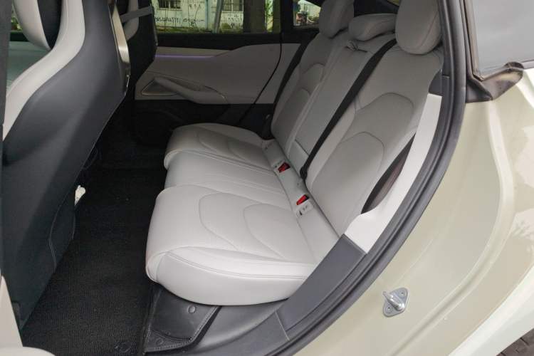 Used Xiaomi Auto SU7 2024 Four-Wheel Drive Ultra-Long Range Advanced Intelligent Driving Max Edition Left Rear Seat