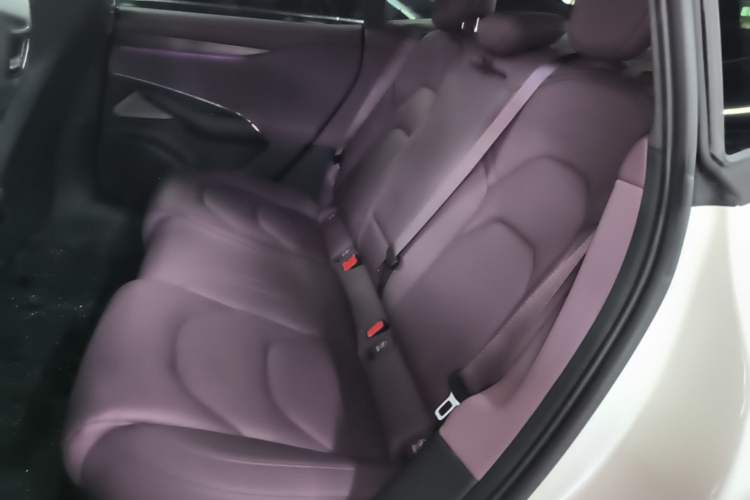 Used Xiaomi Auto SU7 2024 Rear-Drive Long-Range Intelligent Driving Version Left Rear Seat