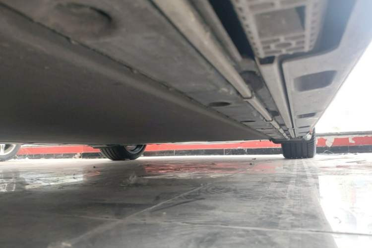 Used Xiaomi Auto SU7 2024 Rear-Drive Long-Range Intelligent Driving Version Left Side Sill