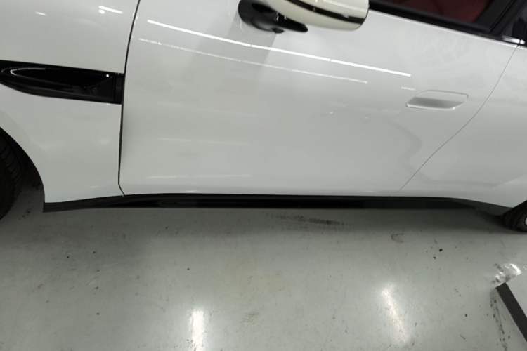 Used Xiaomi Auto SU7 2024 Rear-Drive Long-Range Intelligent Driving Version Left Side Sill