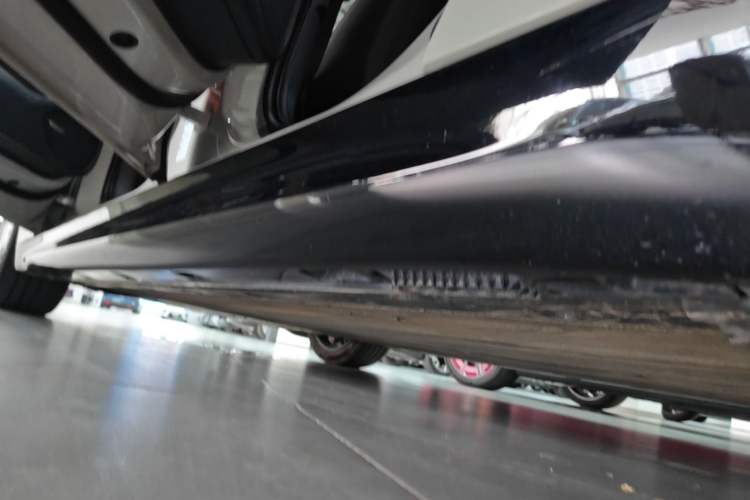 Used Xiaomi Auto SU7 2024 Rear-Drive Long-Range Intelligent Driving Version Left Side Sill
