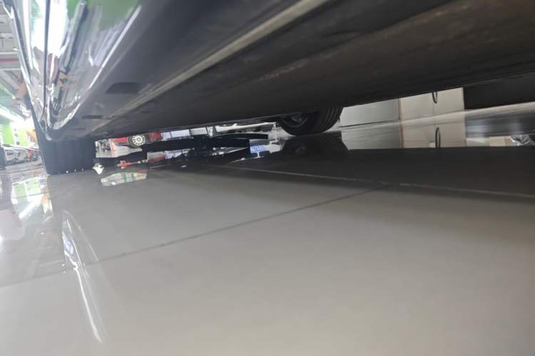 Used Xiaomi Auto SU7 2024 Rear-Drive Long-Range Intelligent Driving Version Left Side Sill
