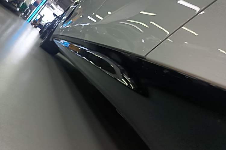 Used Xiaomi Auto SU7 2024 Rear-Drive Ultra-Long Range Advanced Pro-Level Intelligent Driving Version Left Side Sill