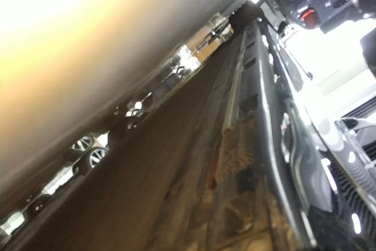 Used Xiaomi Auto SU7 2024 Four-Wheel Drive Ultra-Long Range Advanced Intelligent Driving Max Edition Left Side Sill