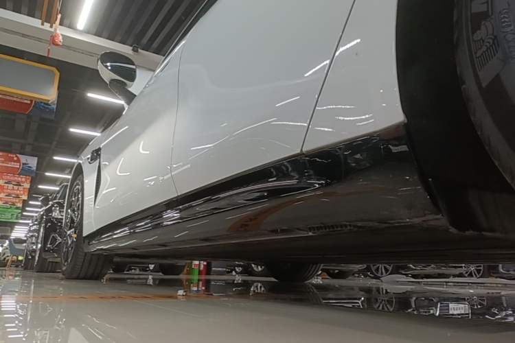 Used Xiaomi Auto SU7 2024 Rear-Drive Long-Range Intelligent Driving Version Left Side Sill