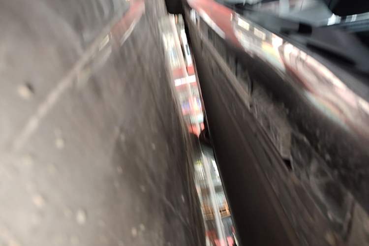 Used Xiaomi Auto SU7 2024 Four-Wheel Drive Ultra-Long Range Advanced Intelligent Driving Max Edition Left Side Sill