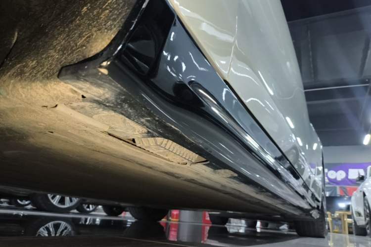 Used Xiaomi Auto SU7 2024 Rear-Drive Long-Range Intelligent Driving Version Left Side Sill