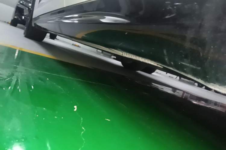 Used Xiaomi Auto SU7 2024 Rear-Drive Long-Range Intelligent Driving Version Left Side Sill